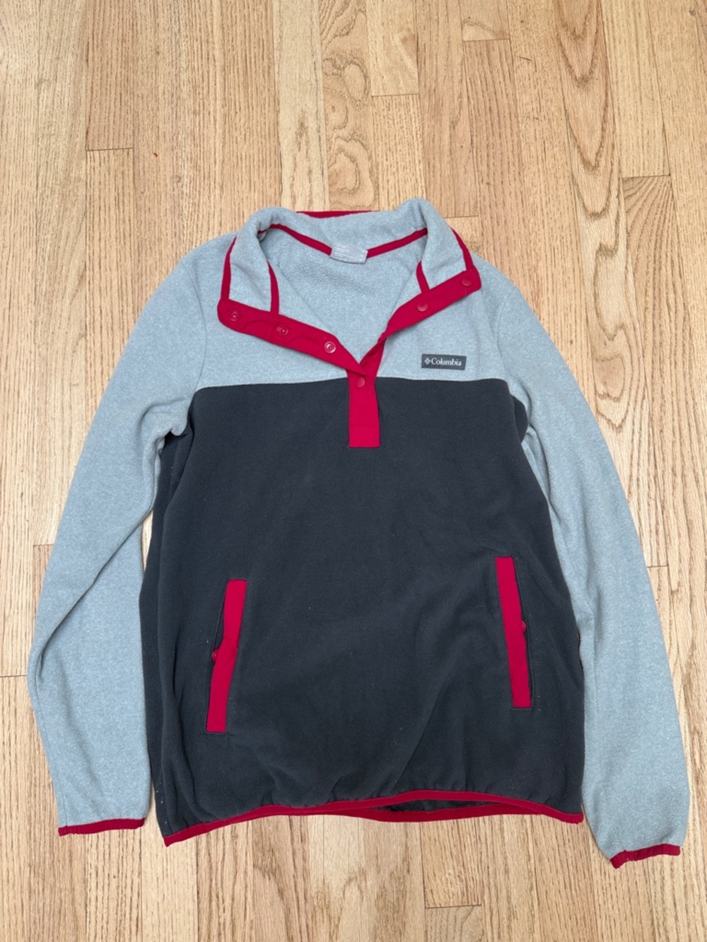 Columbia Sweatshirt Gray & Black Fleece Pullover with Berry Trim